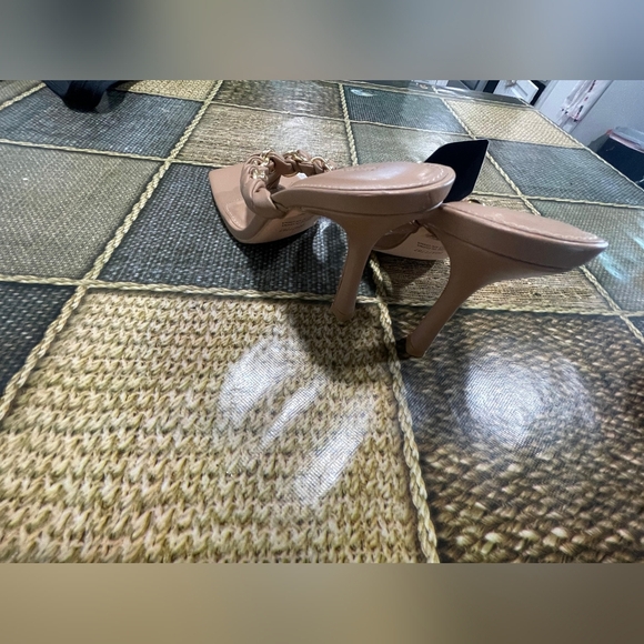 Forever 21 Beige Chain Strap Heels - Picture 4 of 6